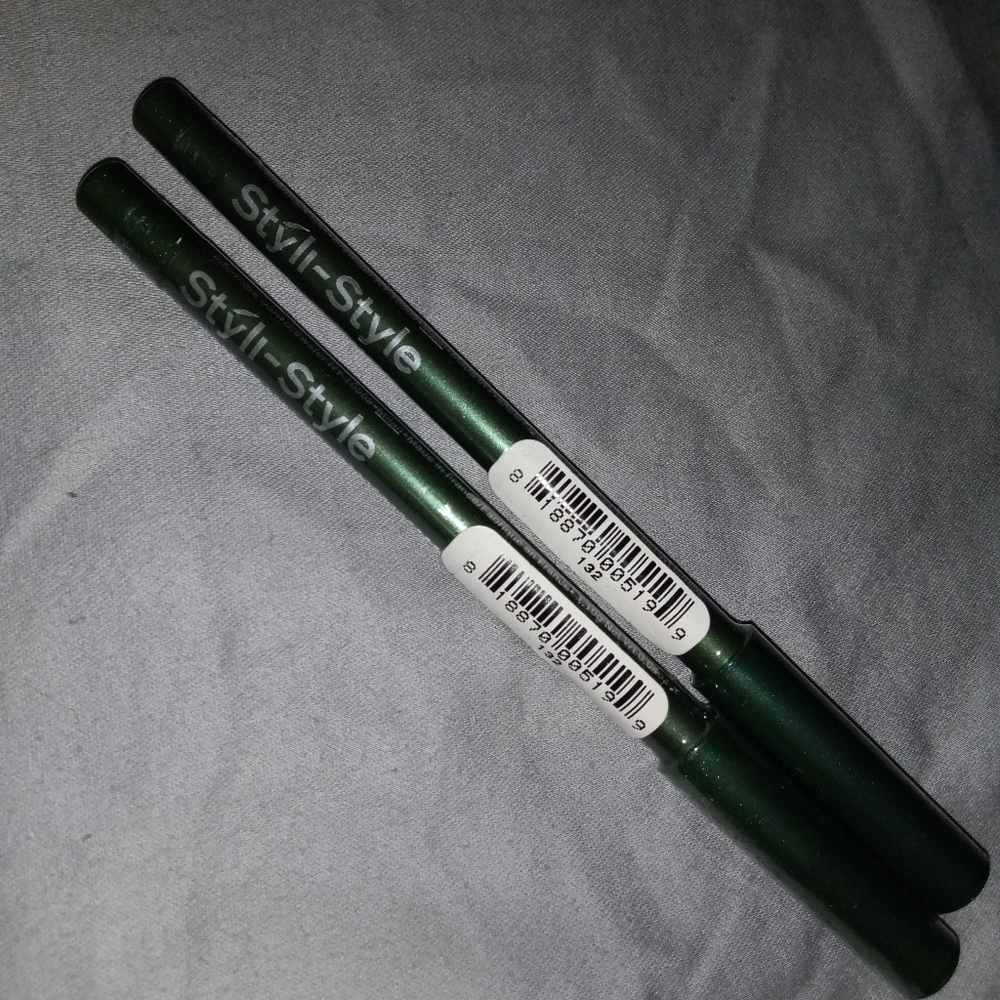 COPY - 2 New Green Scene Eyeliner Pencils